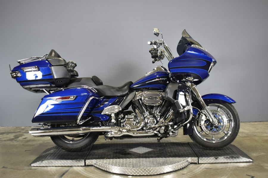 2015 Harley-Davidson CVO Road Glide Ultra FLTRKSE