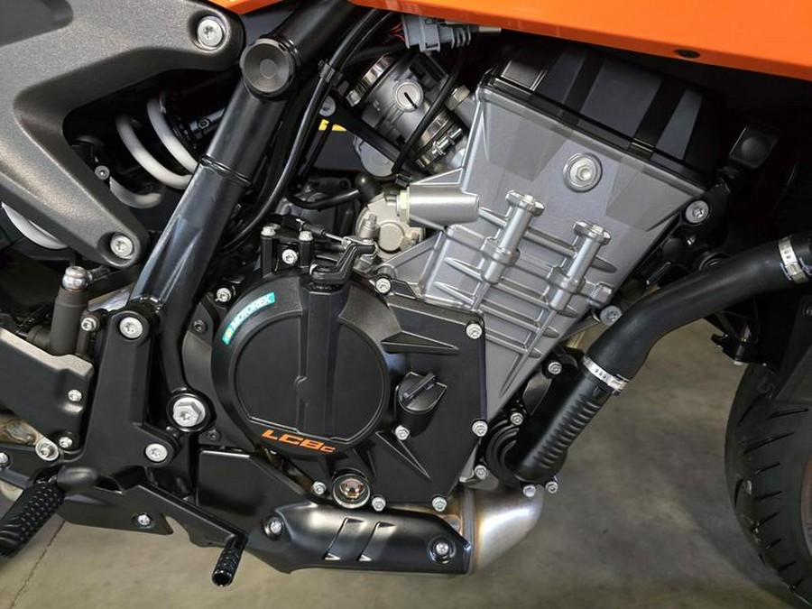 2024 KTM 990 Duke