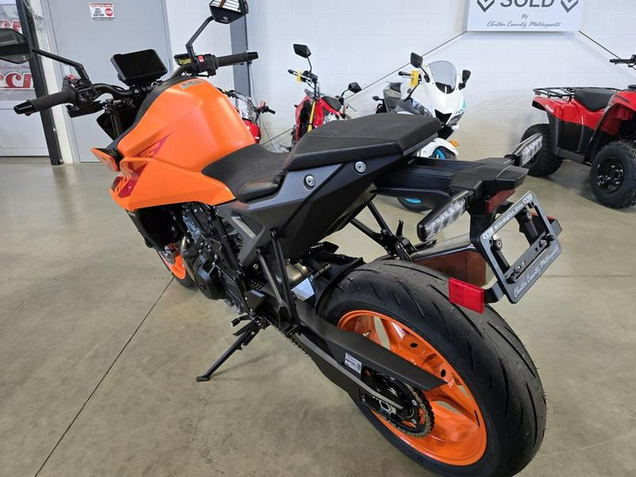 2024 KTM 990 Duke