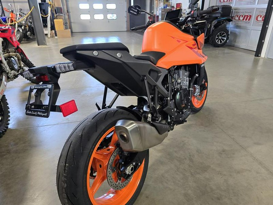 2024 KTM 990 Duke