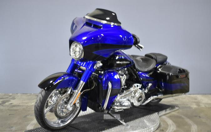 2017 Harley-Davidson CVO Street Glide Candy Cobalt/Indigo Ink with Mirror Chrome Aggressor Wheels
