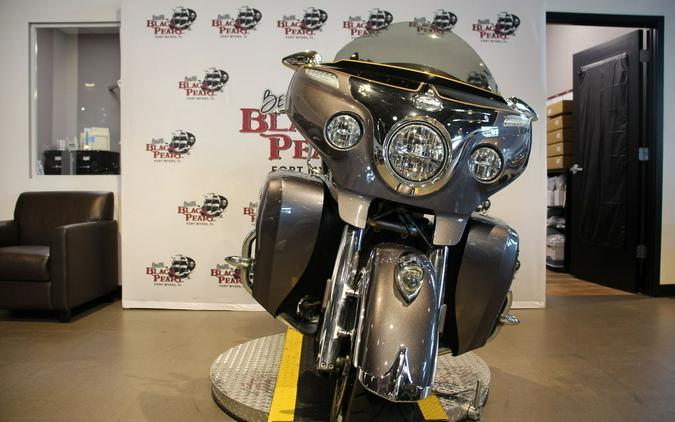 2016 Indian Motorcycle® ROADMASTER, CGR/BLACK, 49S
