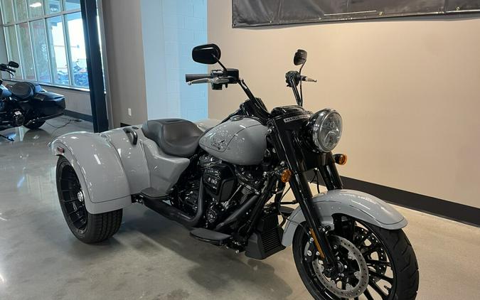 2024 Harley-Davidson® Freewheeler® Billiard Gray