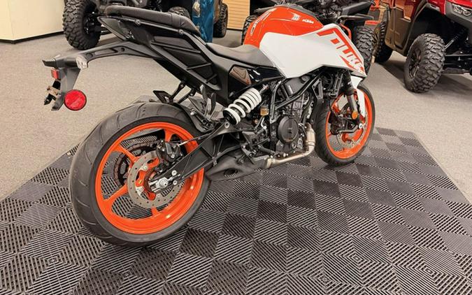 2024 KTM Duke 250