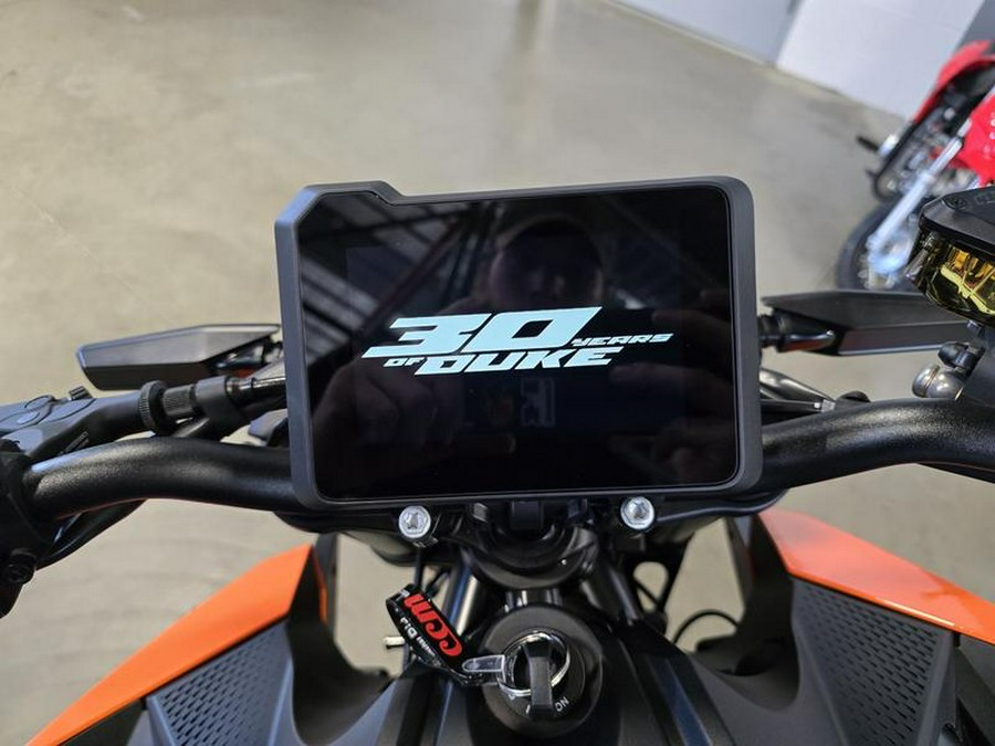 2024 KTM 990 Duke