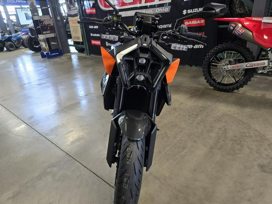 2024 KTM 990 Duke