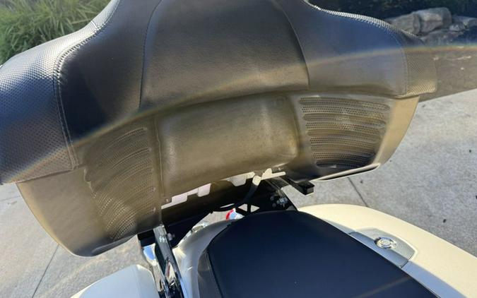 2020 Indian Roadmaster Dark Horse White Smoke