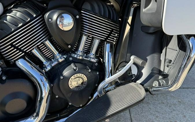 2020 Indian Roadmaster Dark Horse White Smoke