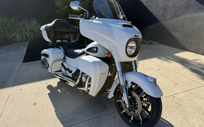 2020 Indian Roadmaster Dark Horse White Smoke