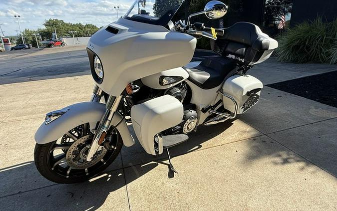 2020 Indian Roadmaster Dark Horse White Smoke