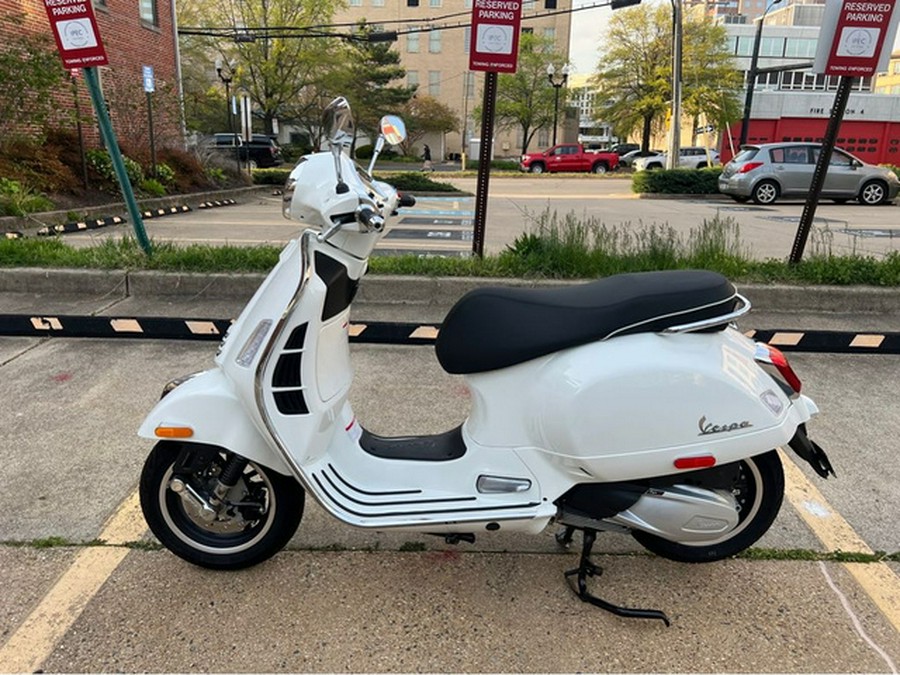 2024 Vespa GTS 300 SUPER