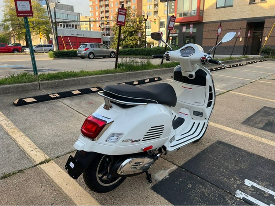 2024 Vespa GTS 300 SUPER
