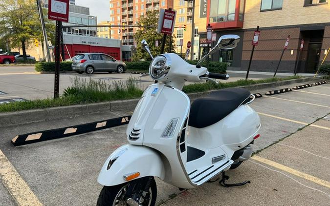 2024 Vespa GTS 300 SUPER