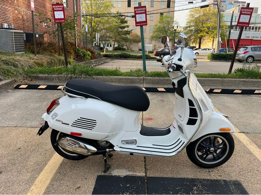 2024 Vespa GTS 300 SUPER