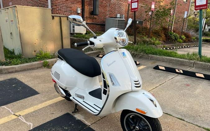 2024 Vespa GTS 300 SUPER