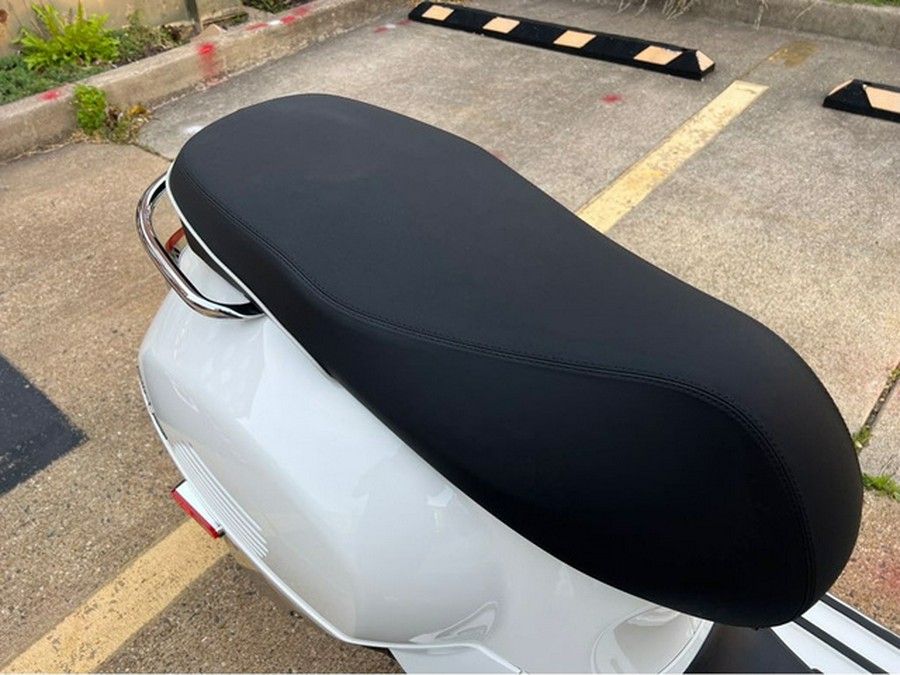 2024 Vespa GTS 300 SUPER
