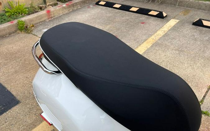 2024 Vespa GTS 300 SUPER