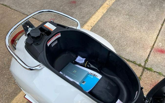 2024 Vespa GTS 300 SUPER