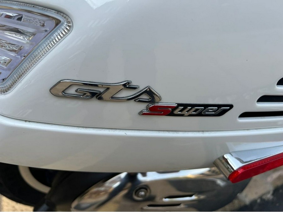 2024 Vespa GTS 300 SUPER