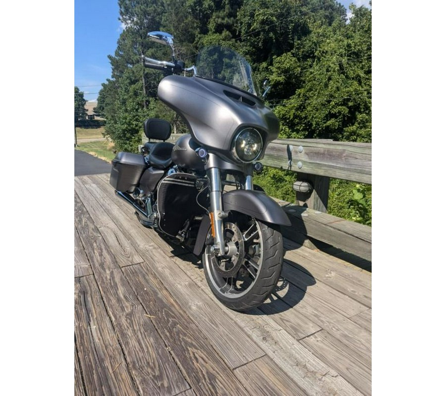 2016 Harley-Davidson® FLHXS - Street Glide® Special