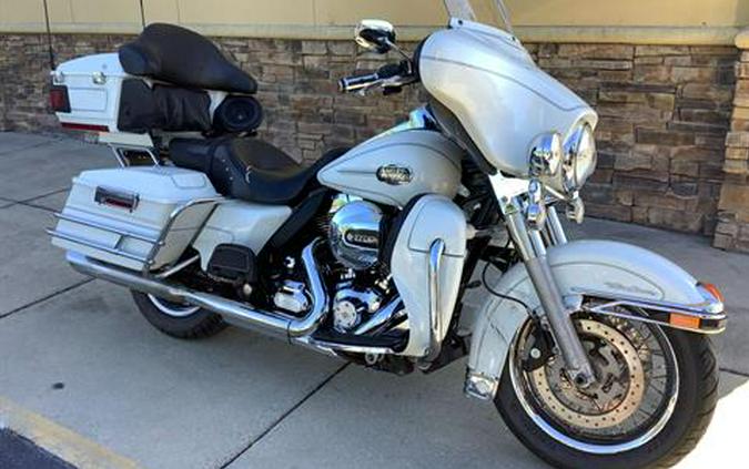 2012 Harley-Davidson FLHTCU ELECTRA GLIDE