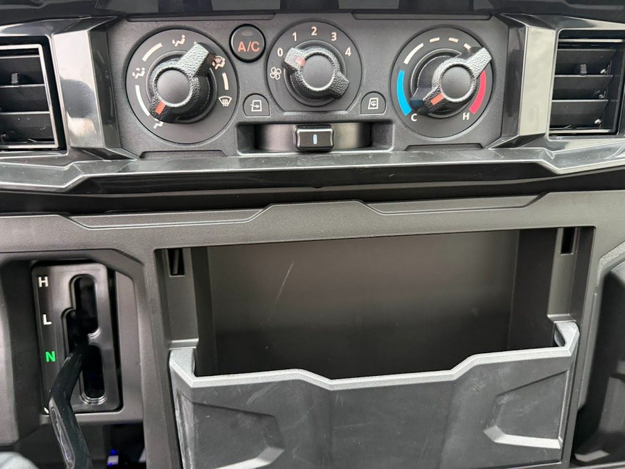 2025 Kawasaki RIDGE XR Deluxe HVAC