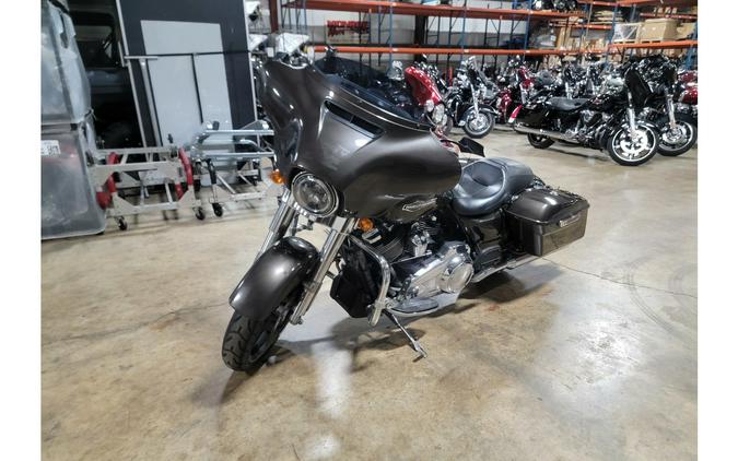 2021 FLHX - Harley-Davidson®