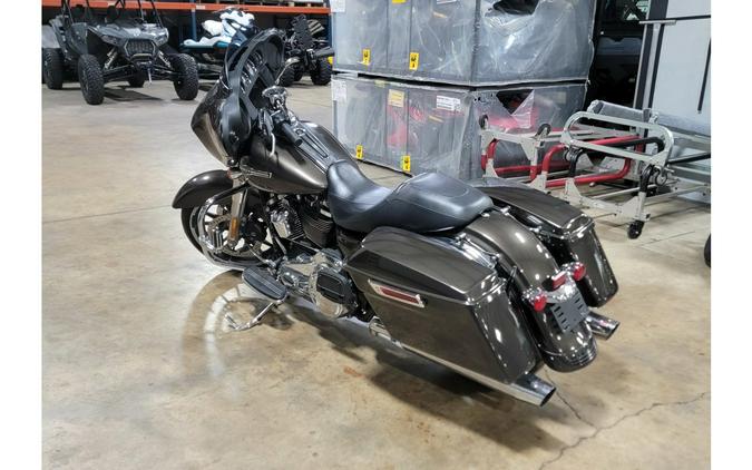 2021 FLHX - Harley-Davidson®