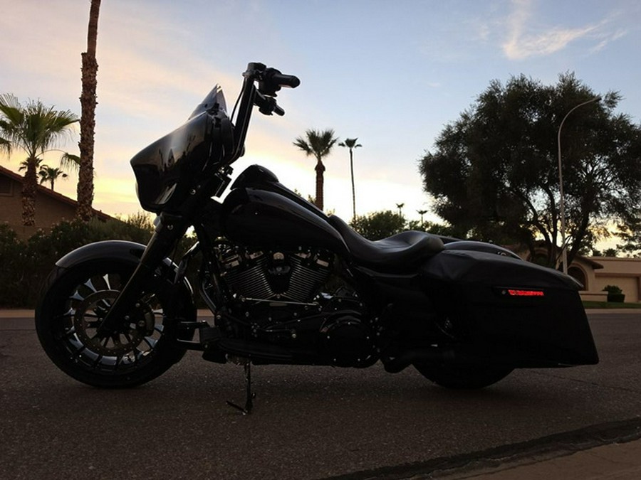 2018 Harley-Davidson FLHXS - Street Glide Special
