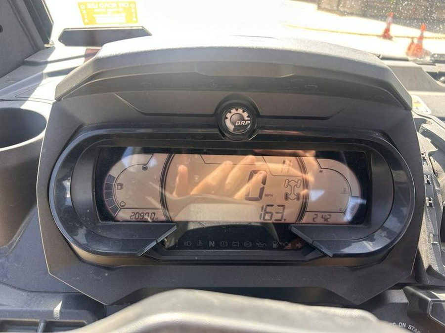 2020 Can-Am® Defender Max X™ mr HD10 Mossy Oak Break-Up Country Camo