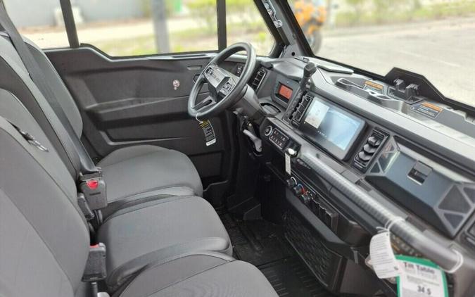 2026 Can-Am Defender MAX XT CAB HD11-10.25 DISPLAY