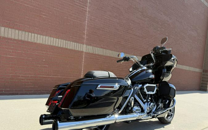 2024 Harley-Davidson® Road Glide® Vivid Black
