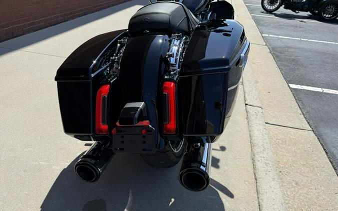 2024 Harley-Davidson® Road Glide® Vivid Black
