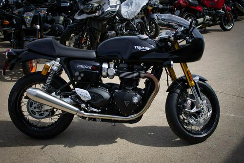 2020 Triumph Thruxton RS Review (17 Fast Facts)