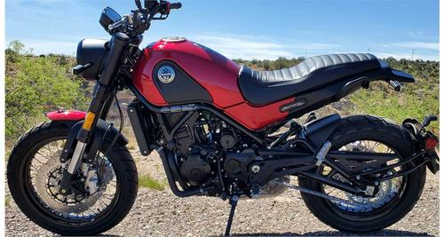 2021 Benelli Leoncino Review (15 Fast Facts for Retro Italian Aficionados)