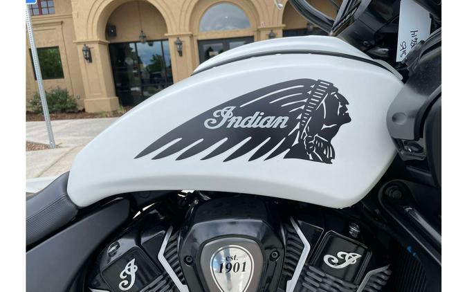 2021 Indian Motorcycle CHALLENGER DARK HORSE, WHITE SMK, 49ST Dark Horse®