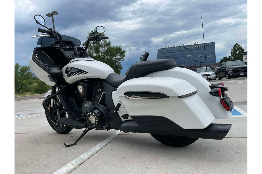 2021 Indian Motorcycle CHALLENGER DARK HORSE, WHITE SMK, 49ST Dark Horse®