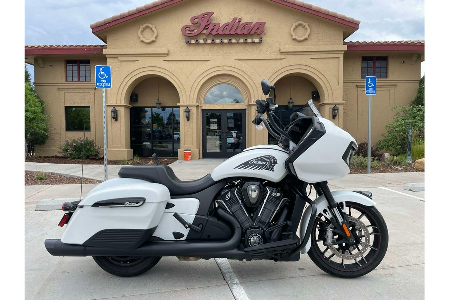 2021 Indian Motorcycle CHALLENGER DARK HORSE, WHITE SMK, 49ST Dark Horse®