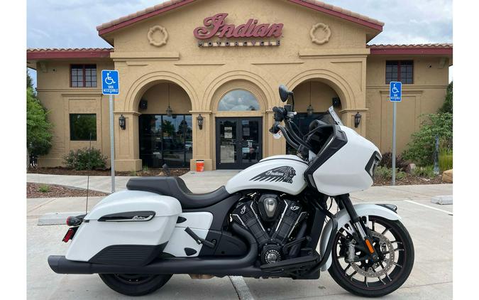 2021 Indian Motorcycle CHALLENGER DARK HORSE, WHITE SMK, 49ST Dark Horse®