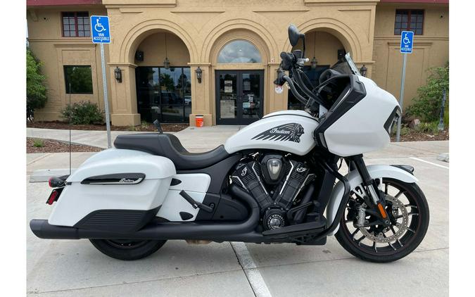 2021 Indian Motorcycle CHALLENGER DARK HORSE, WHITE SMK, 49ST Dark Horse®