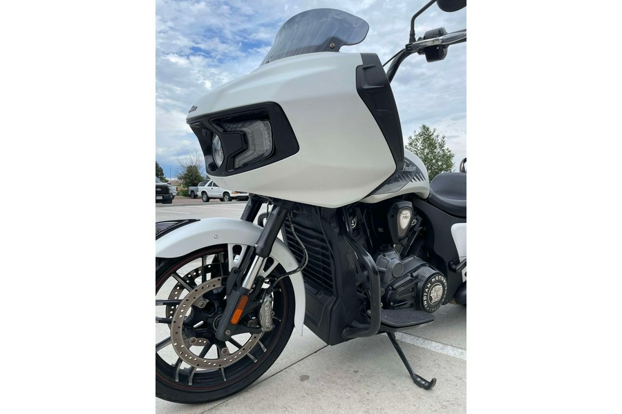 2021 Indian Motorcycle CHALLENGER DARK HORSE, WHITE SMK, 49ST Dark Horse®