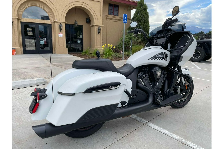 2021 Indian Motorcycle CHALLENGER DARK HORSE, WHITE SMK, 49ST Dark Horse®