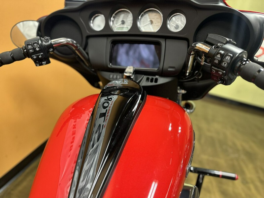 FLHX 2023 Street Glide®