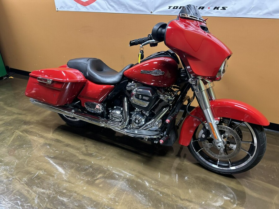 FLHX 2023 Street Glide®