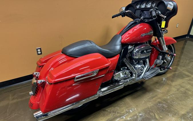 FLHX 2023 Street Glide®