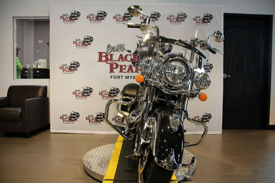 2024 Indian Motorcycle® Springfield® Black Metallic/Titanium Metallic