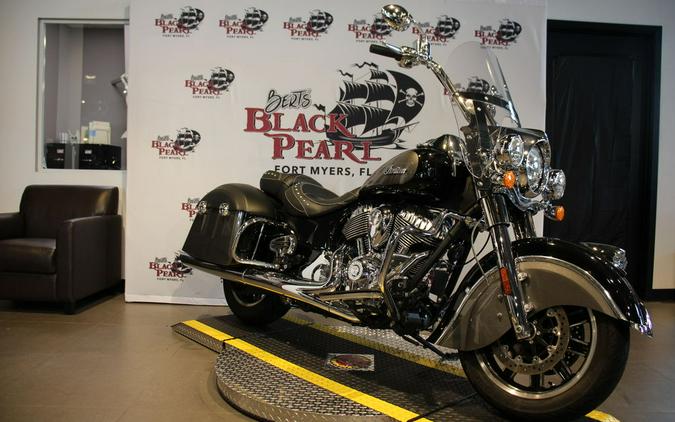 2024 Indian Motorcycle® Springfield® Black Metallic/Titanium Metallic