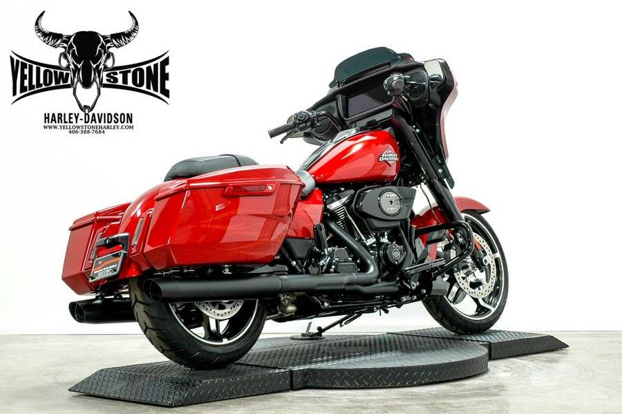 2025 Harley-Davidson Street Glide® Whiskey Firestorm - Black Finish