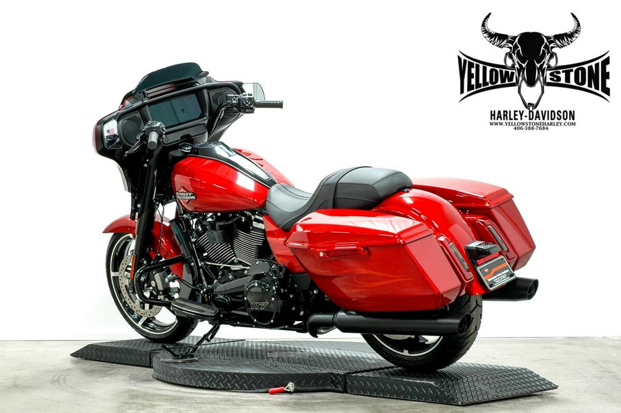 2025 Harley-Davidson Street Glide® Whiskey Firestorm - Black Finish