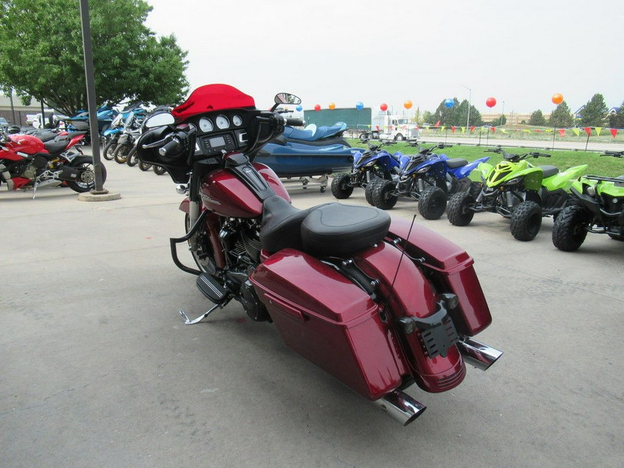 2017 Harley-Davidson® FLHX - Street Glide®